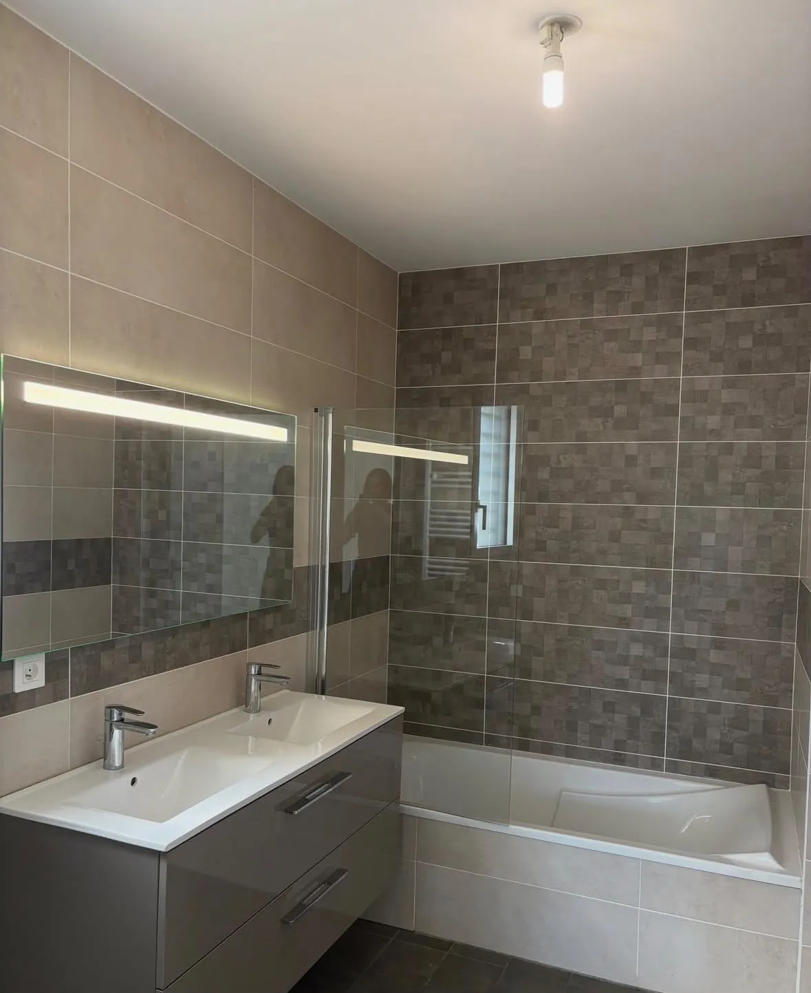 Salle de bain nettoyée en fin de chantier