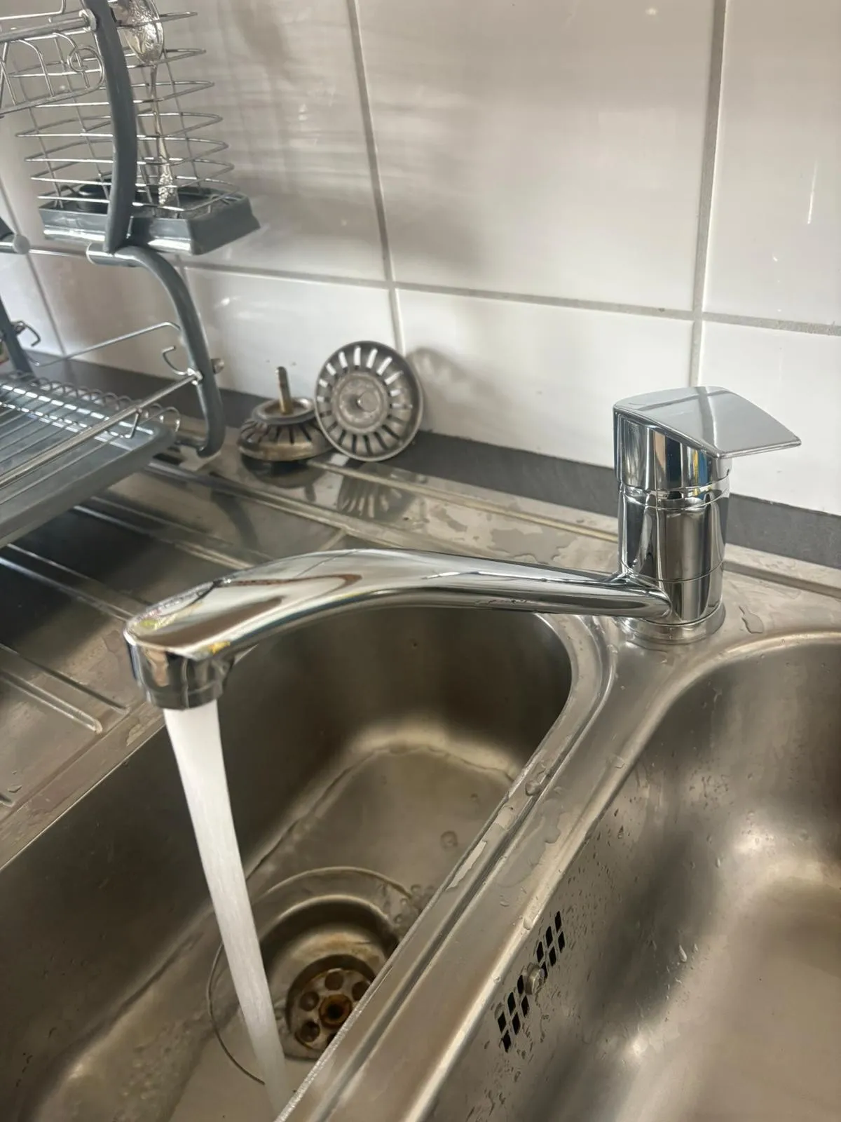Mitigeur d’évier remplacé — essai en eau