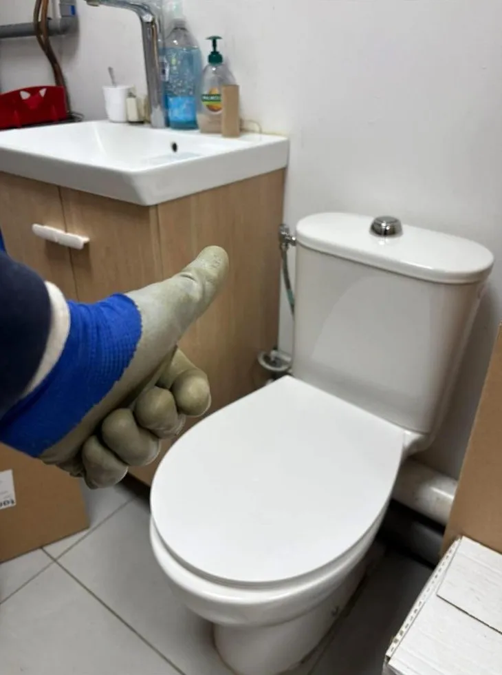 Installation d’un WC et d’un lave-mains