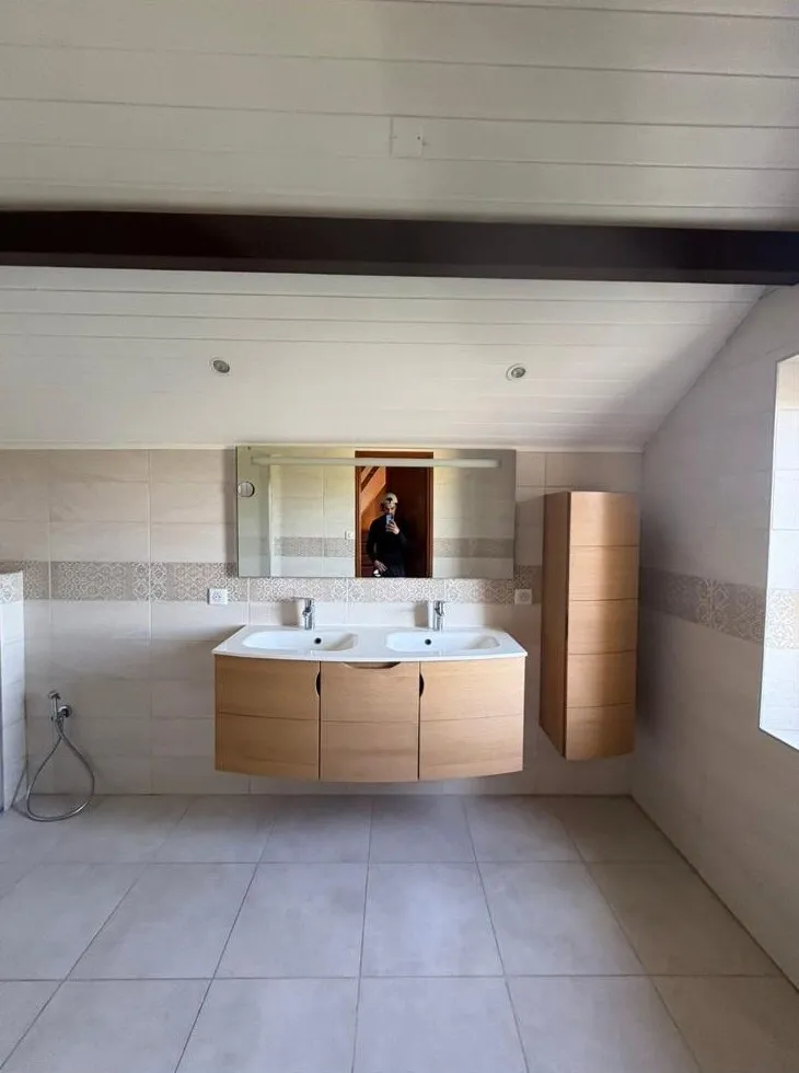 Salle de bain rénovée — meuble double vasque