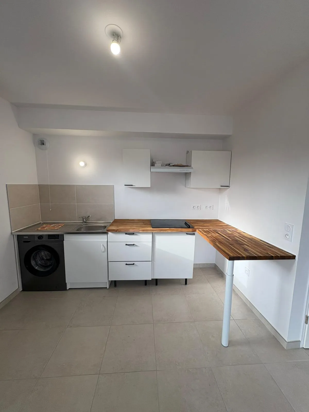 Cuisine installée et nettoyée après chantier